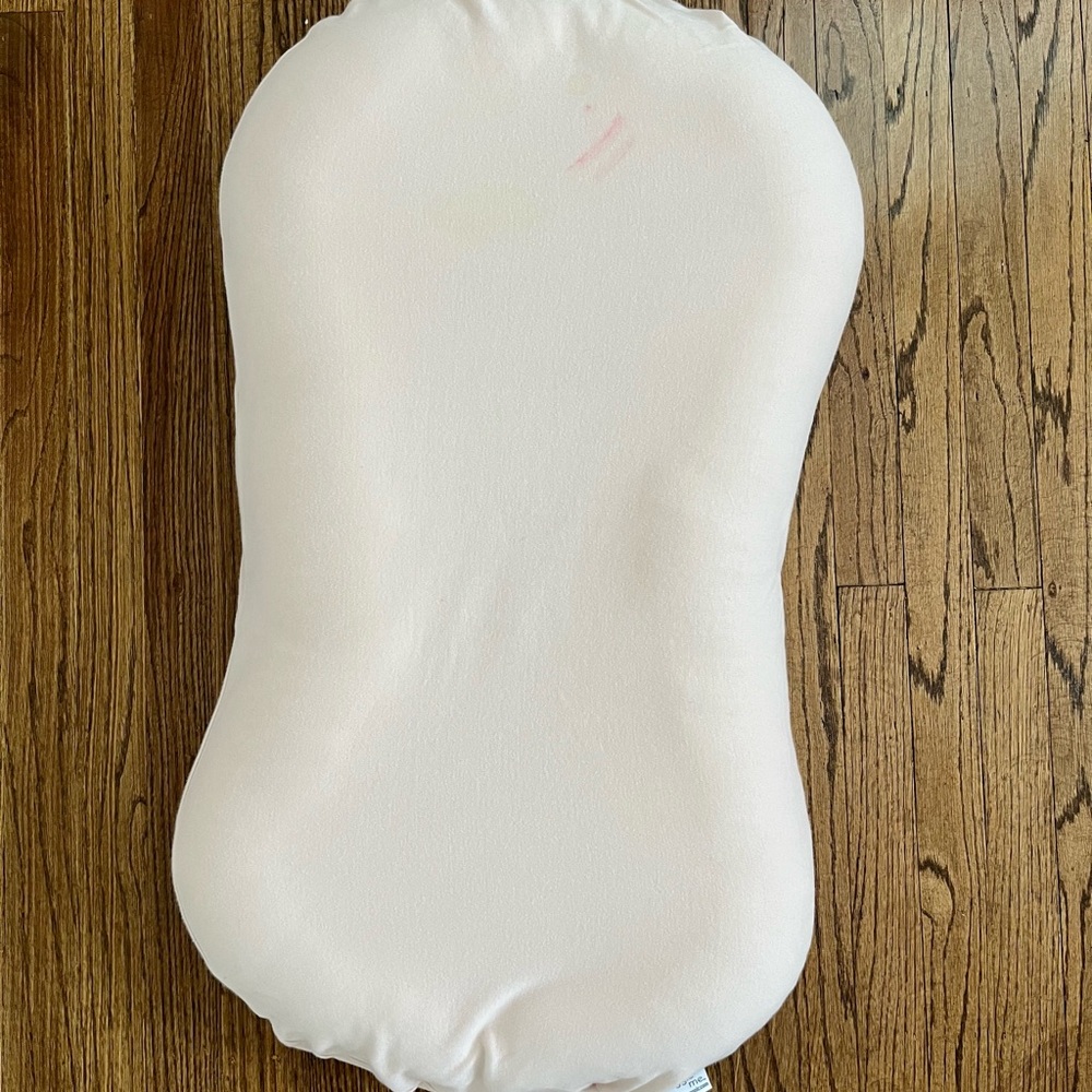 Snuggle me organic baby lounger